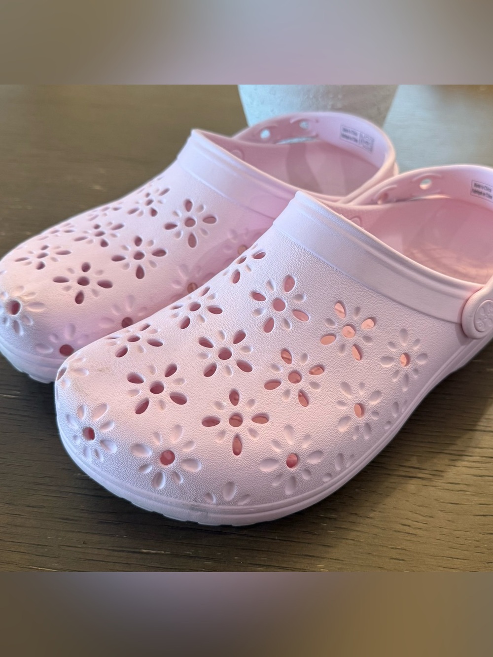 10 Crocs Floral Cut-Out Clogs Womens Pink Milk Slip On Shoes Comfort Beach In MI
